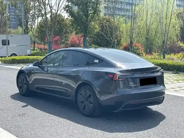 Tesla Model 3 — фото 5