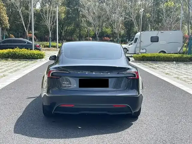 Tesla Model 3 — фото 6