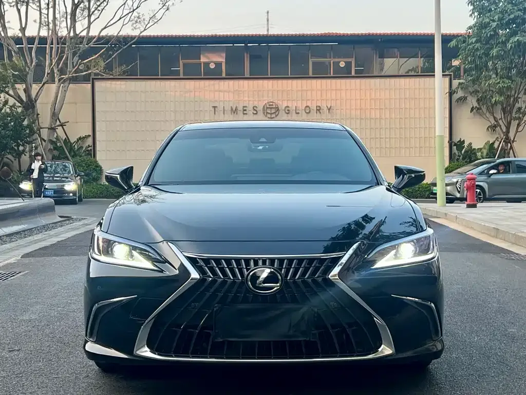 Lexus ES — фото 4