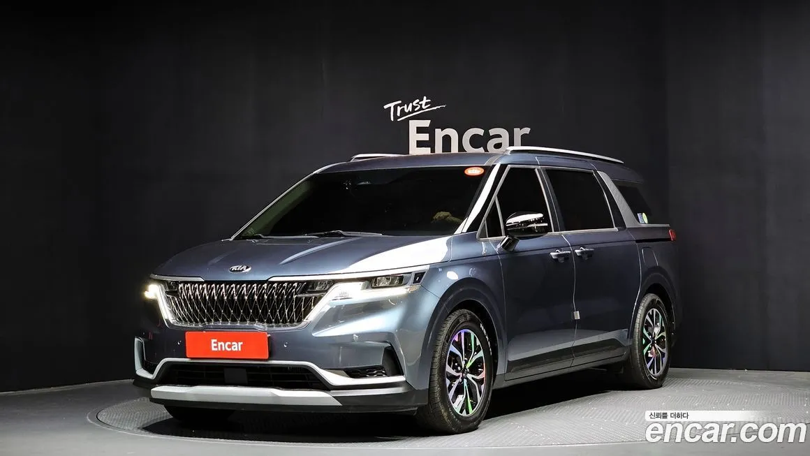 Kia Carnival — фото 1