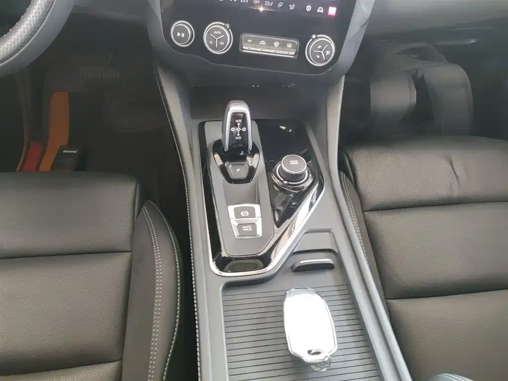 Lynk & Co 02 Hatchback 2023 из CN, фото 2