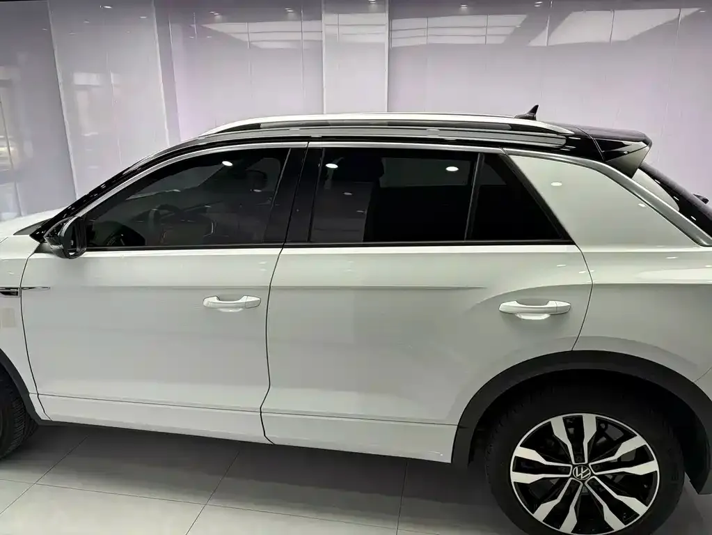 Volkswagen T-Roc — фото 2