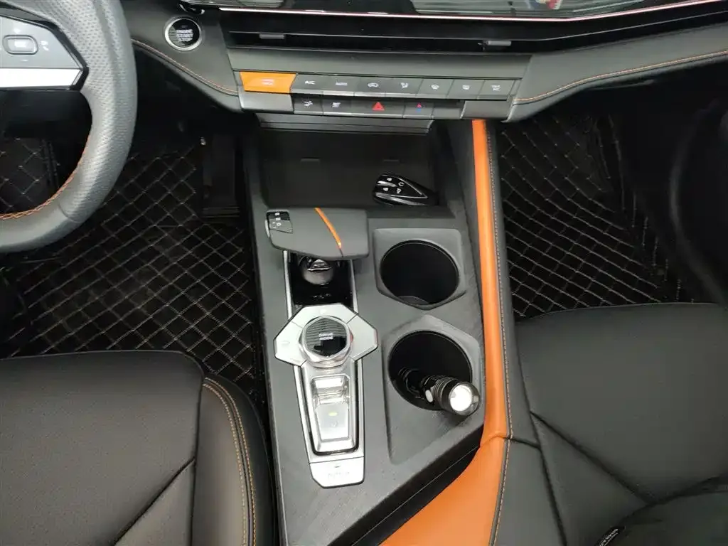 Changan UNI-V 2023 из CN, фото 7