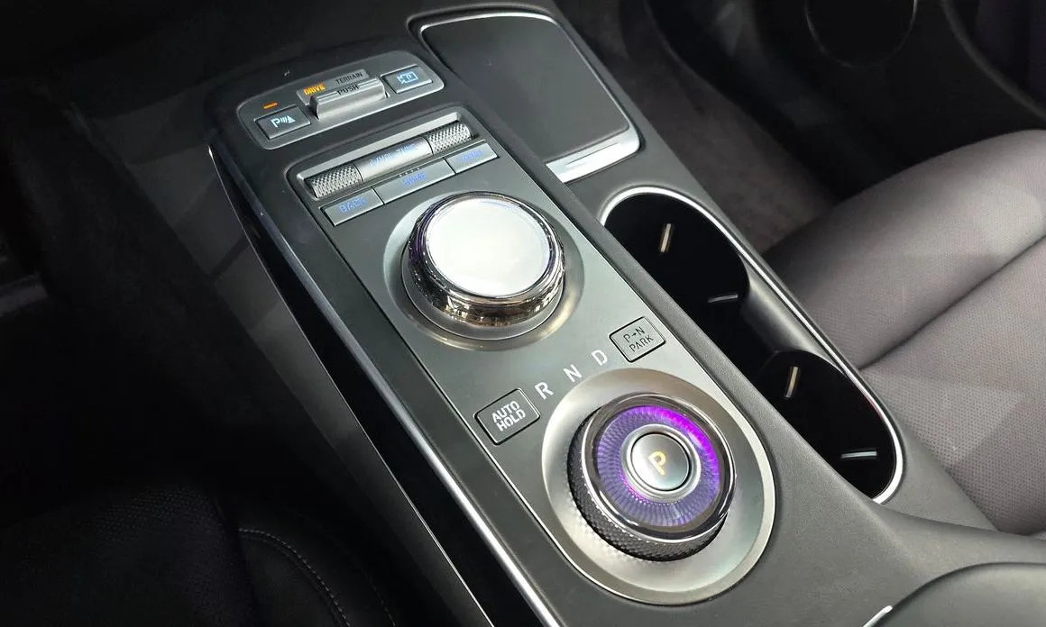 Genesis GV70 — фото 10