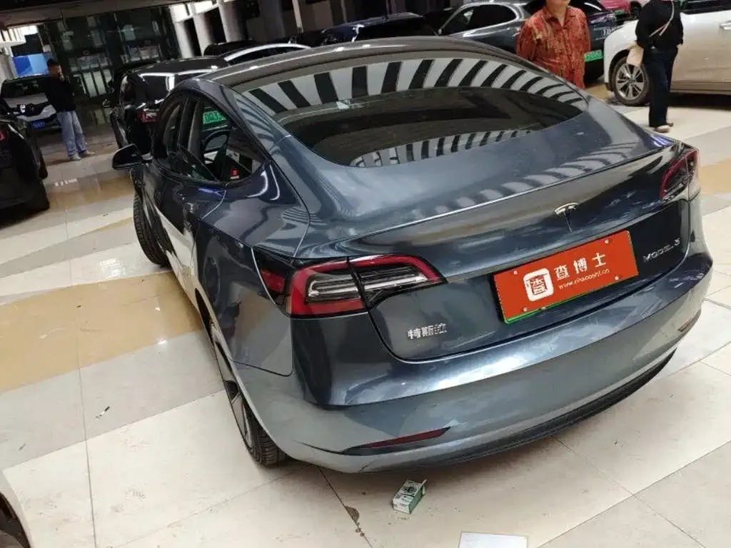 Tesla Model 3 — фото 2