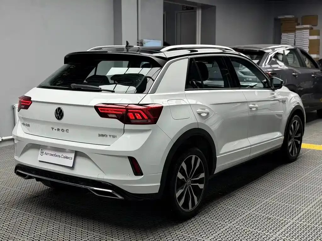Volkswagen T-Roc — фото 6