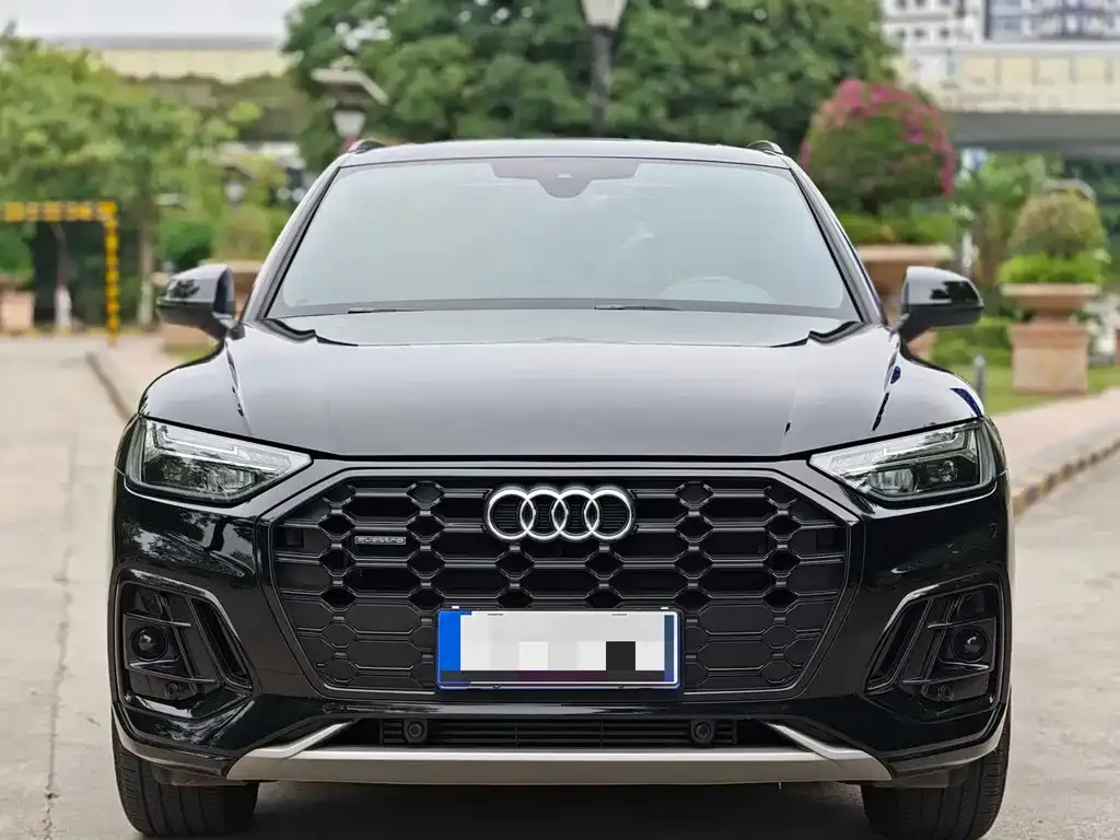 Audi Q5L — фото 4