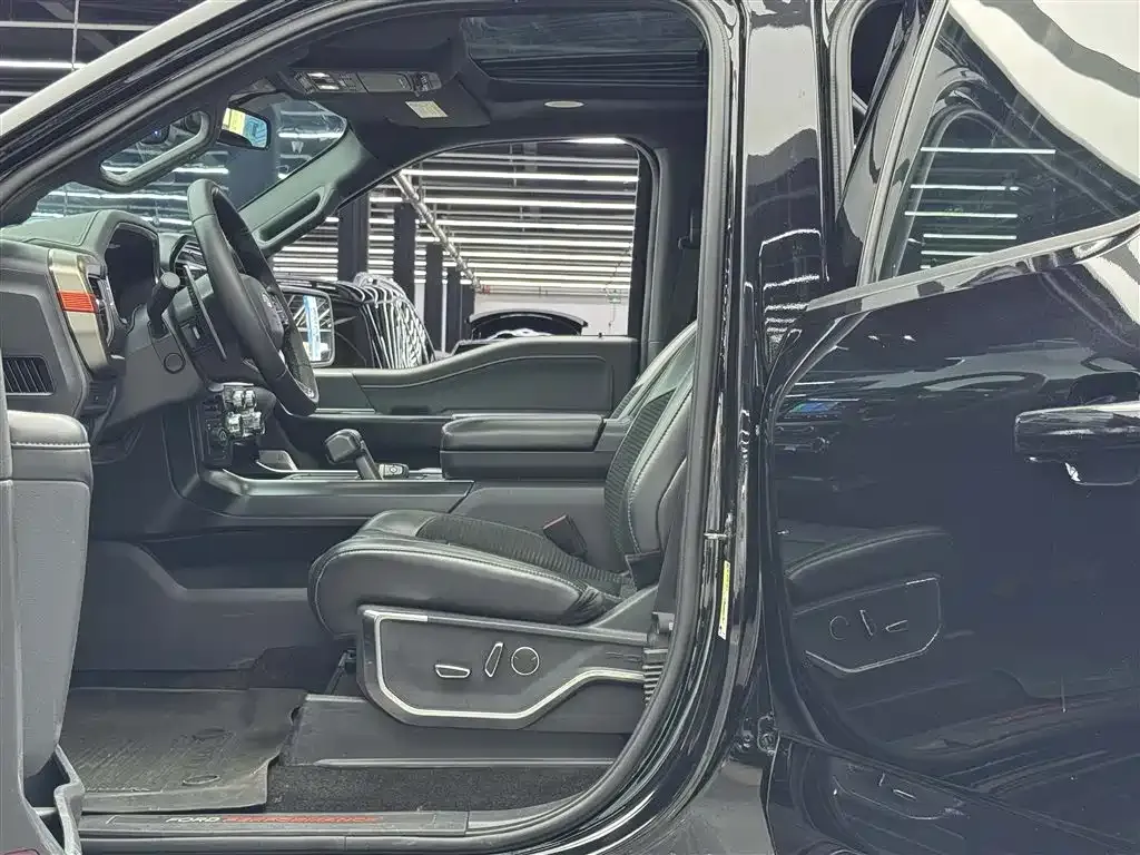 Ford F-150 Raptor — фото 6