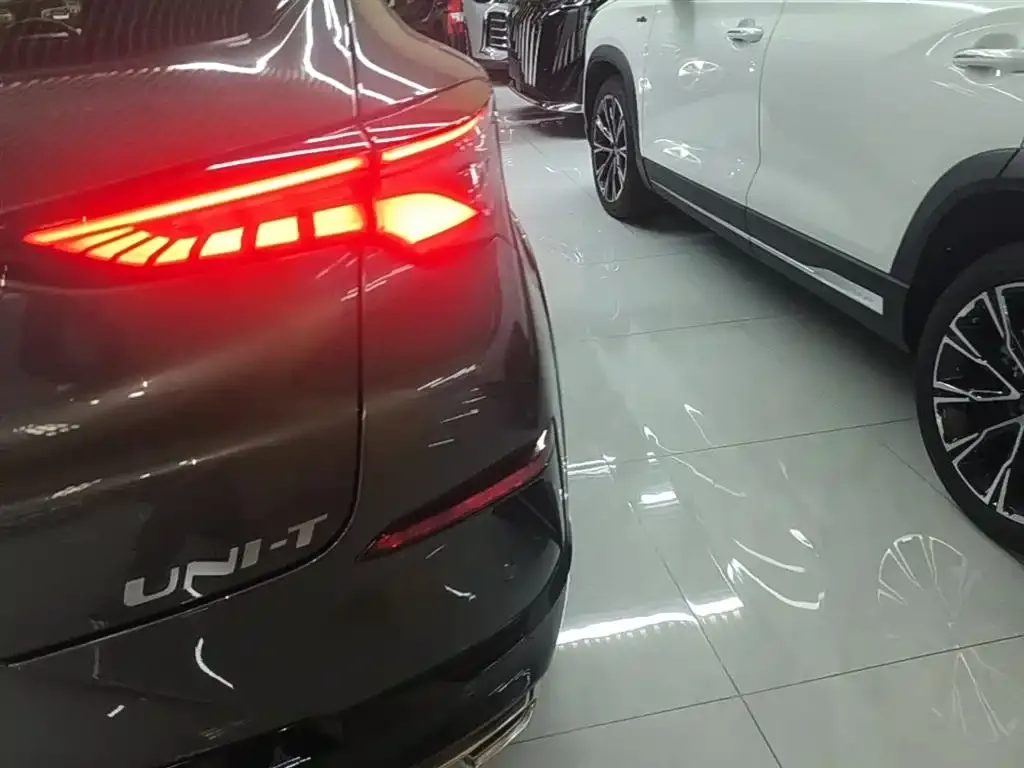Changan UNI-T 2023 из CN, фото 2