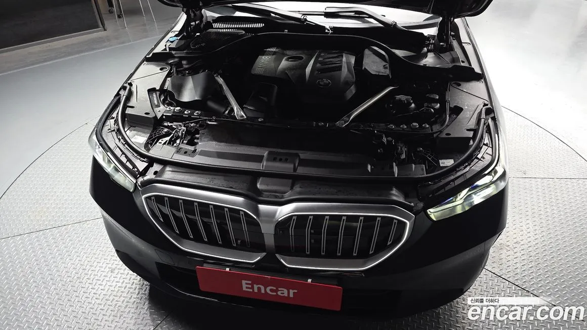 BMW 5-Series 2024 из KR, фото 8