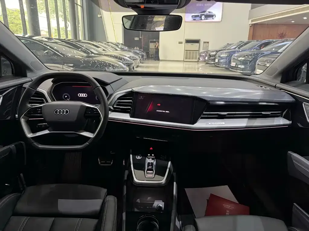 Audi Q4 e-tron — фото 10