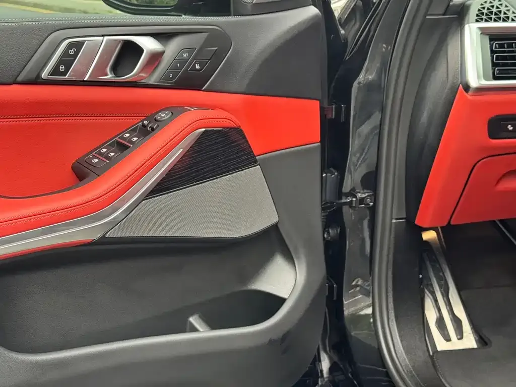 BMW X5 M 2024 из CN, фото 2