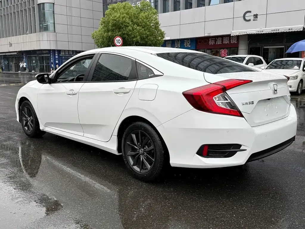Honda Civic — фото 7