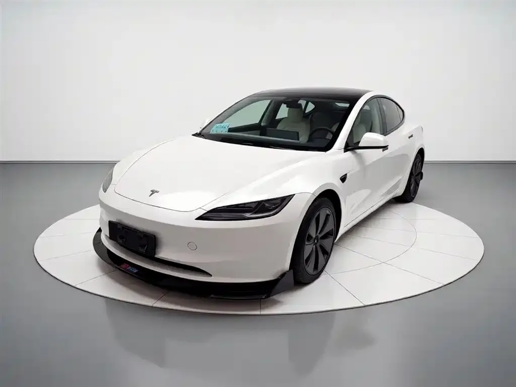 Tesla Model 3 — фото 1