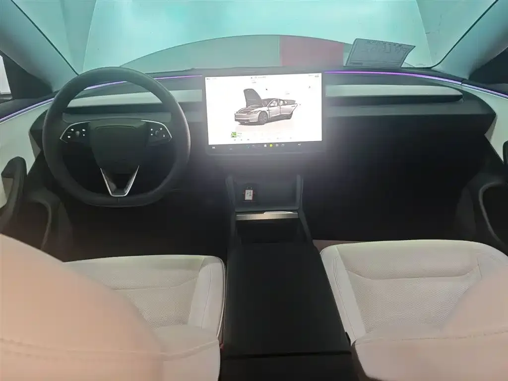 Tesla Model 3 — фото 4