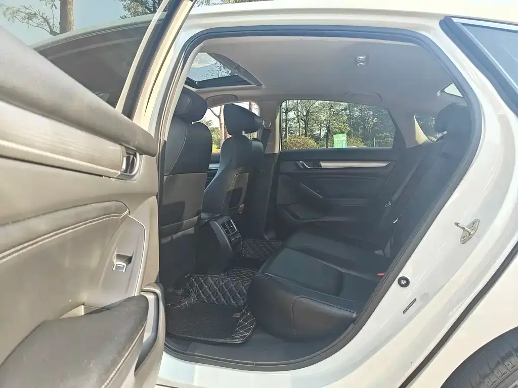 Honda Accord 2022 из CN, фото 2