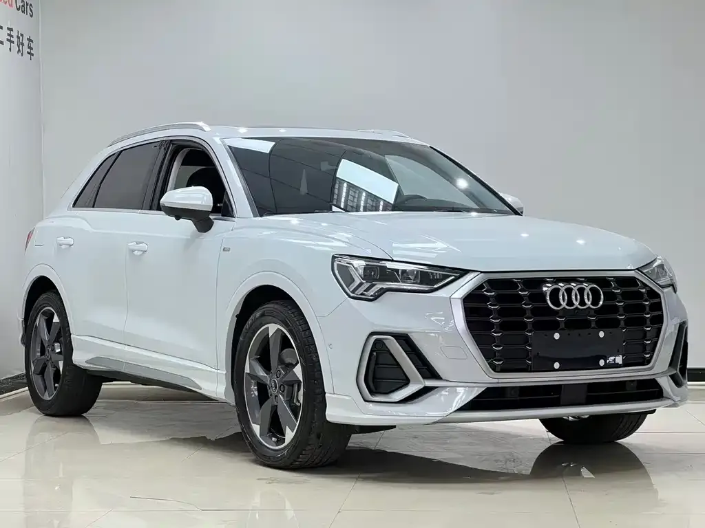 Audi Q3 — фото 10