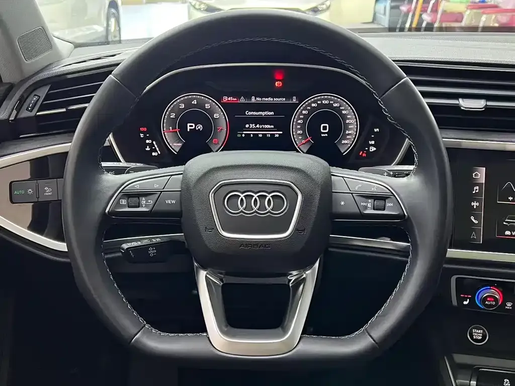 Audi Q3 — фото 9