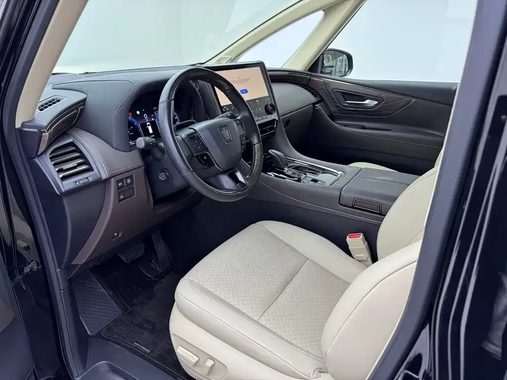 Toyota Vellfire — фото 3