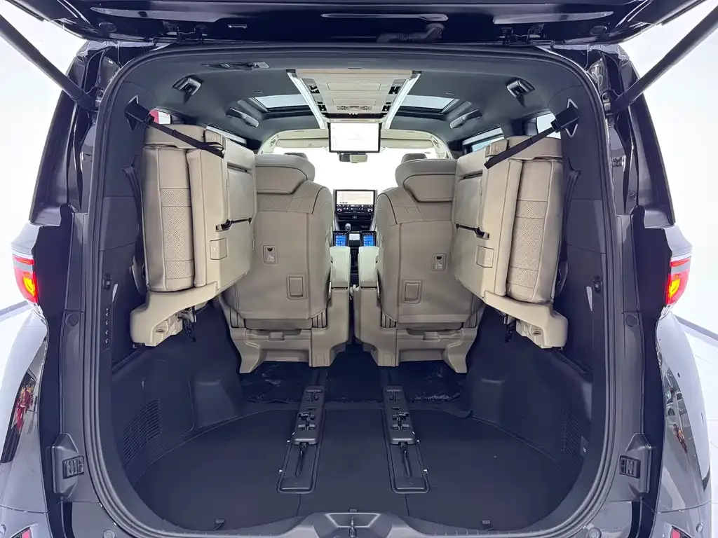 Toyota Vellfire — фото 8