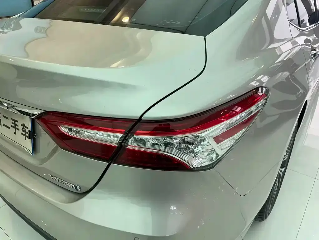 Toyota Camry — фото 4