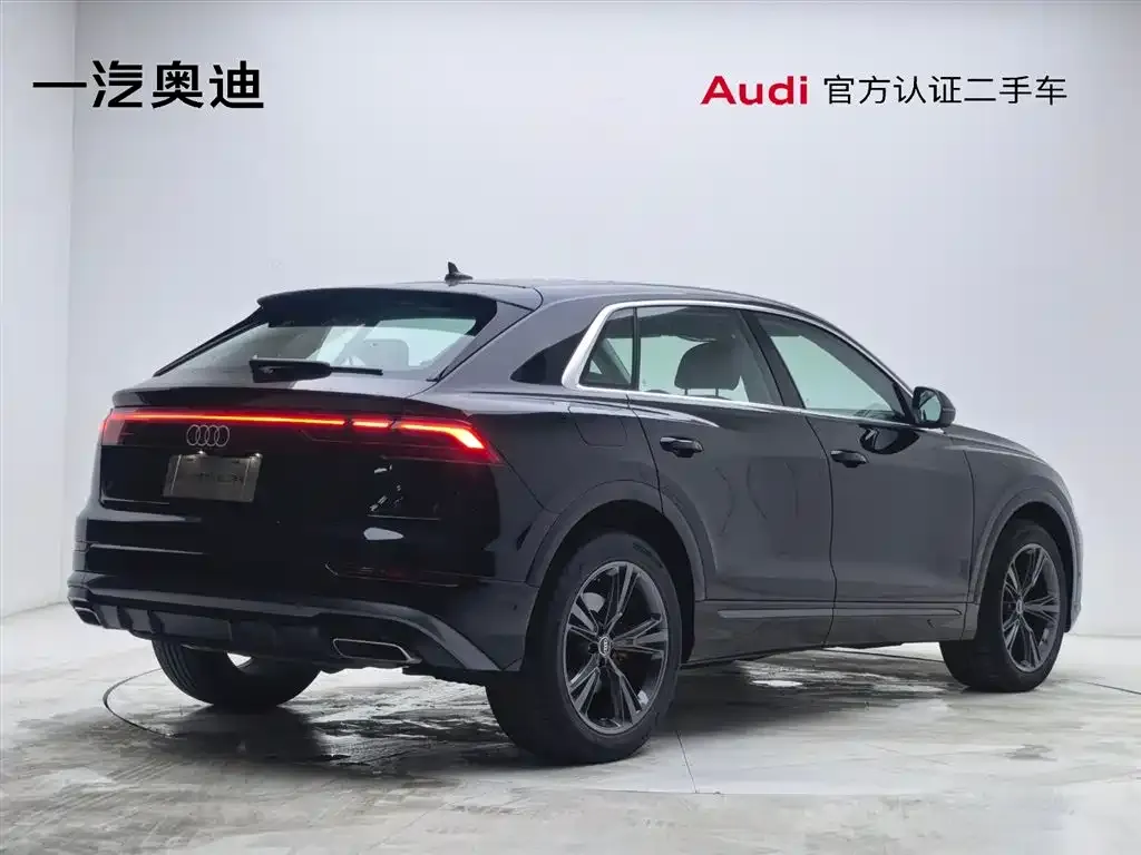 Audi Q8 — фото 7