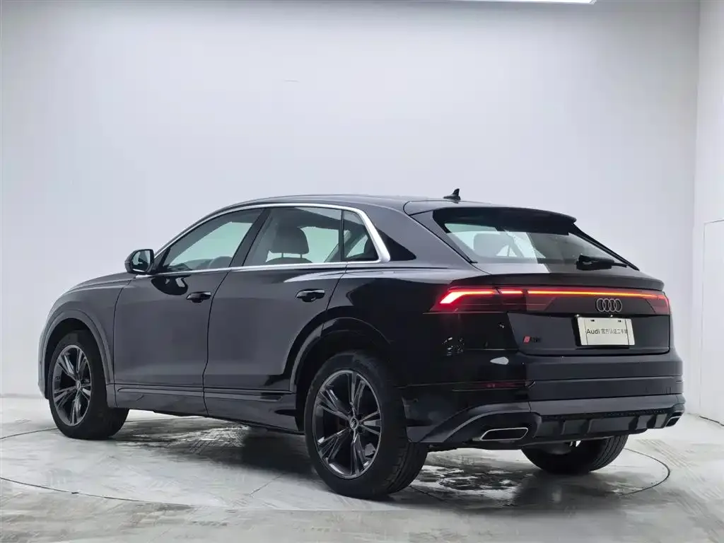 Audi Q8 — фото 5
