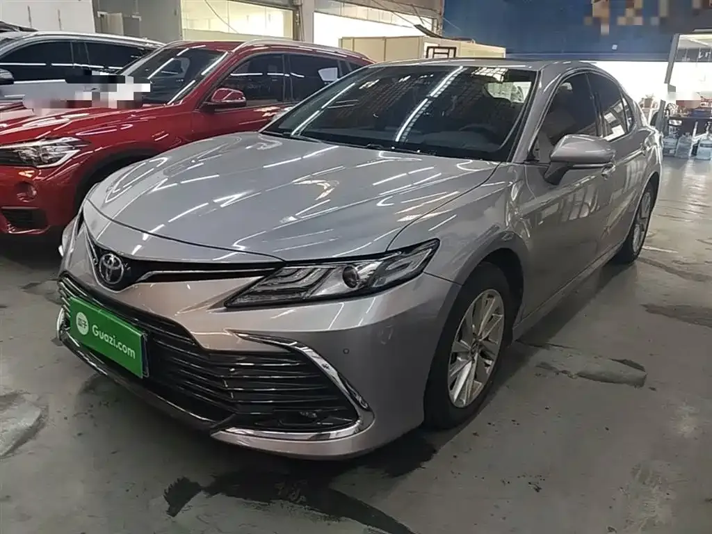 Toyota Camry — фото 8