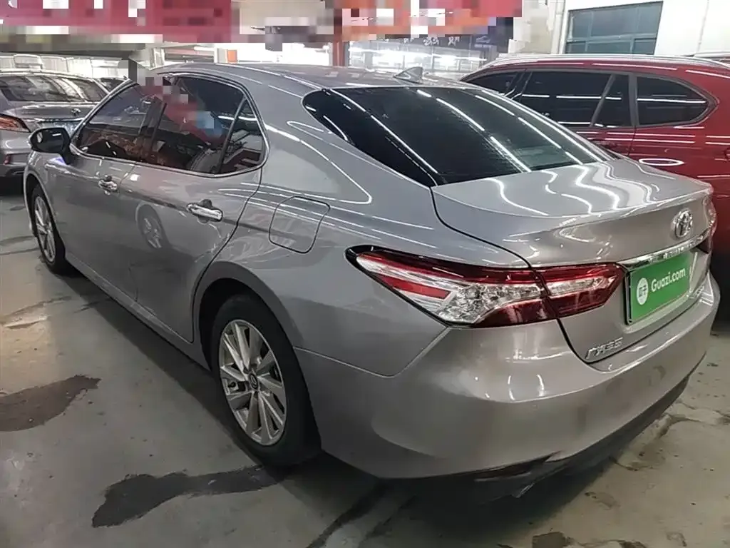 Toyota Camry — фото 3