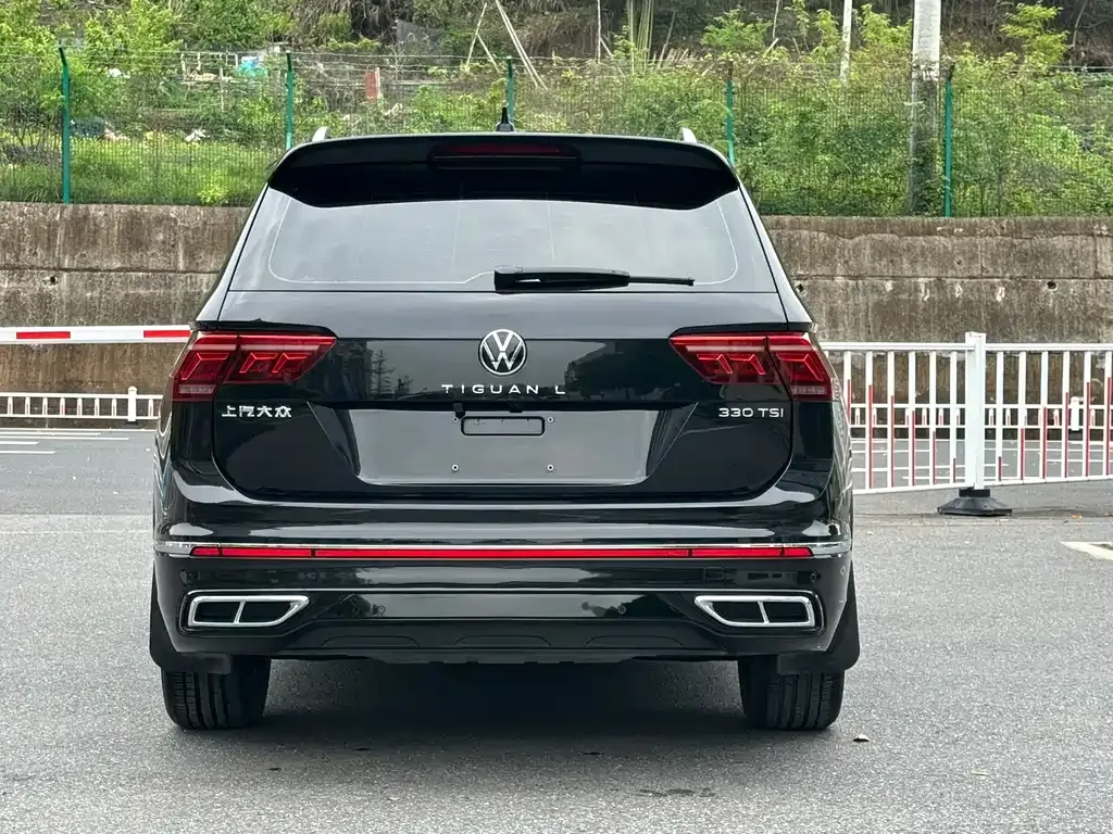 Volkswagen Tiguan L — фото 8