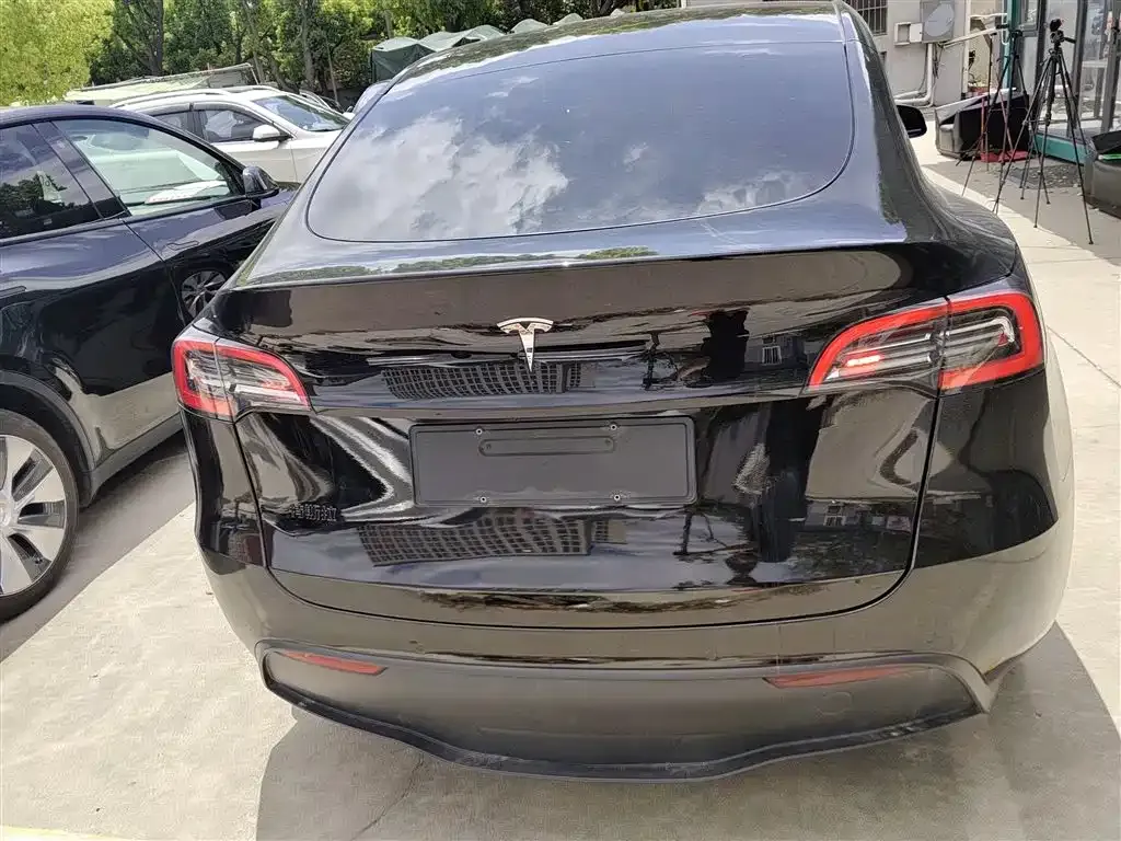Tesla Model Y — фото 4