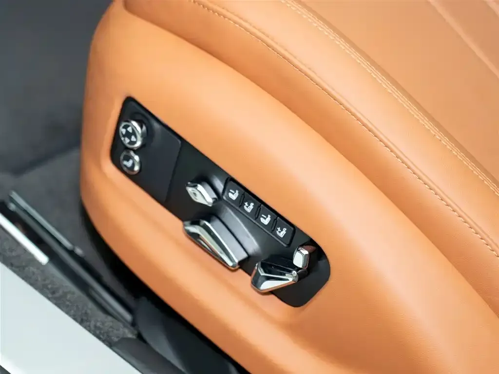 Bentley Flying Spur — фото 6