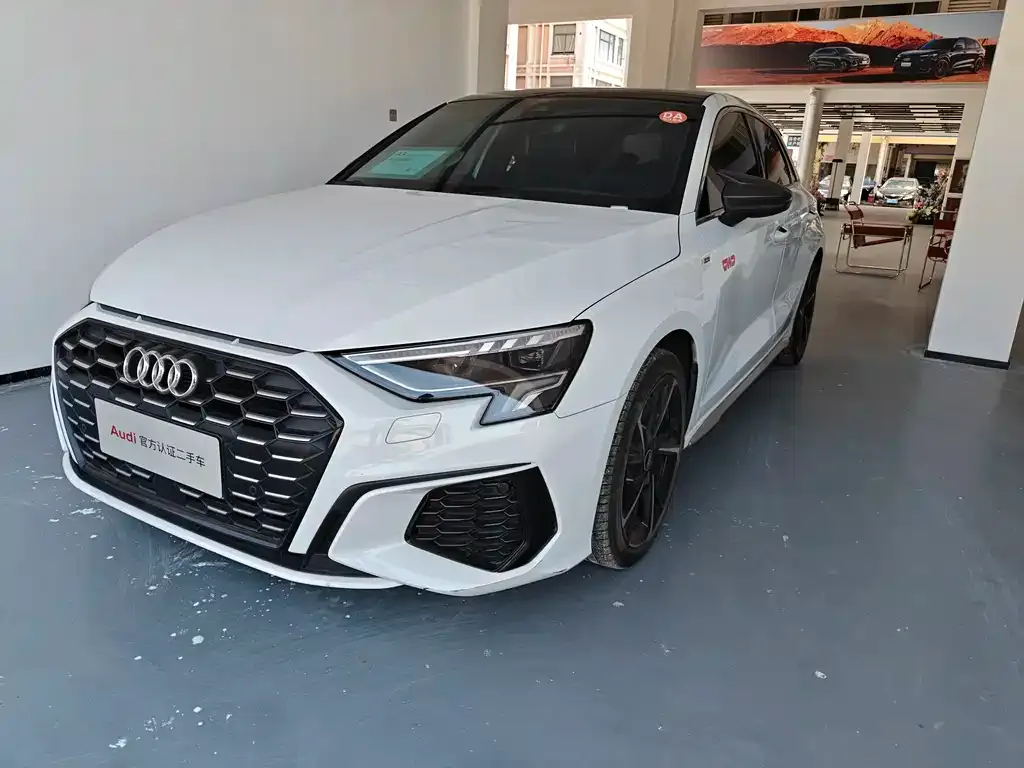 Audi A3 — фото 1