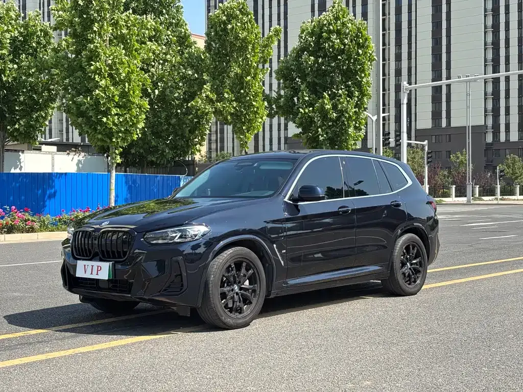 BMW iX3