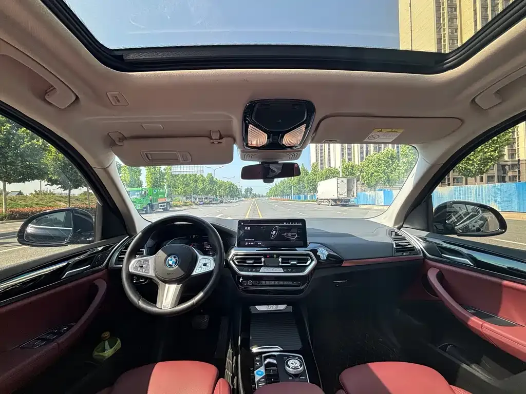 BMW iX3 2024 из CN, фото 7