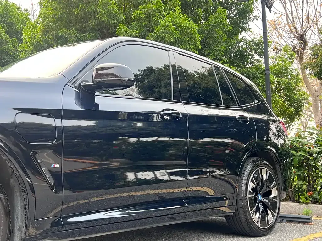BMW iX3 — фото 10