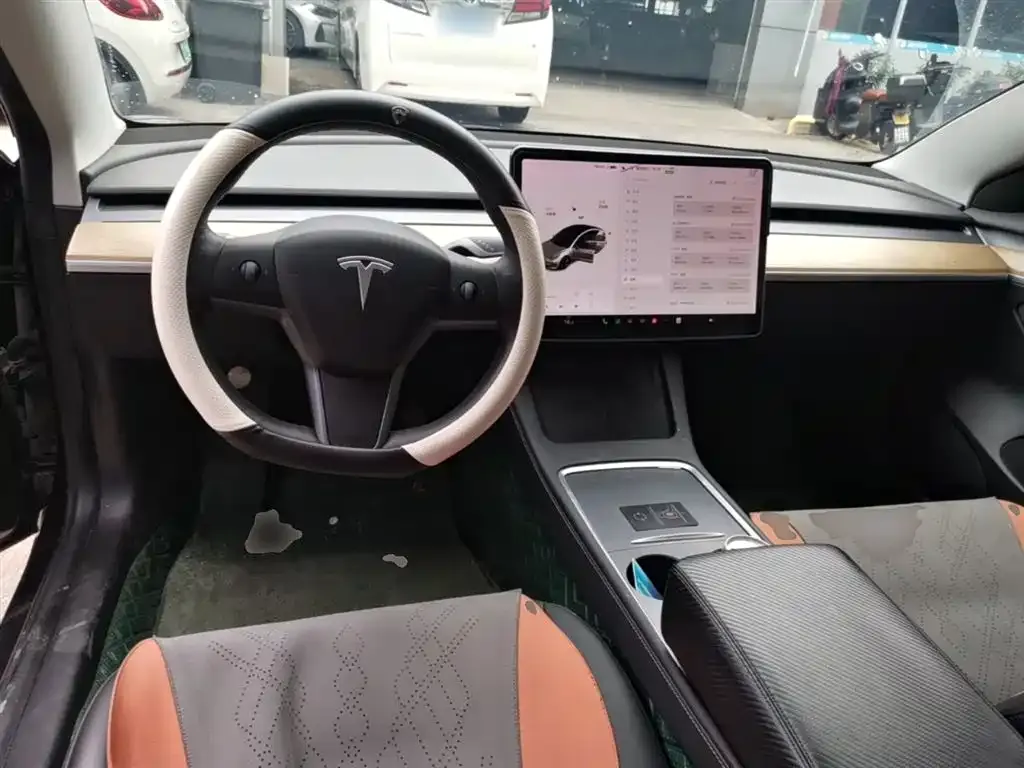 Tesla Model 3 — фото 5