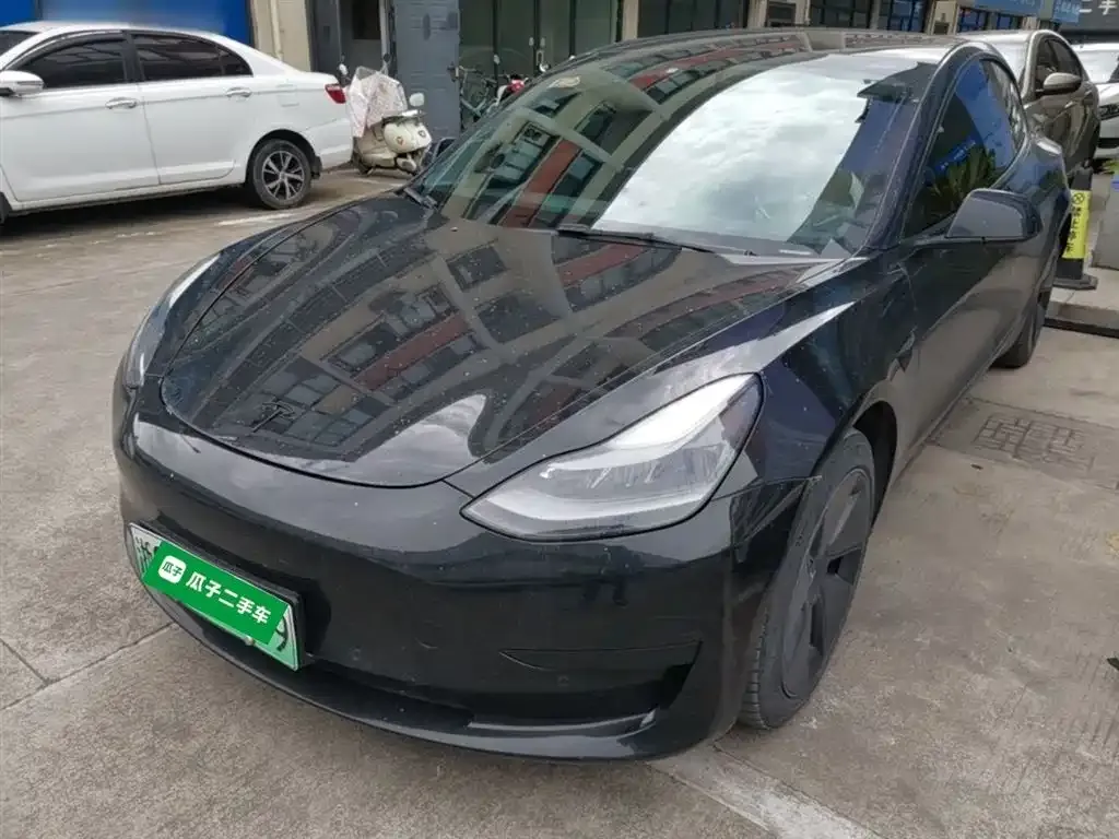 Tesla Model 3 — фото 10
