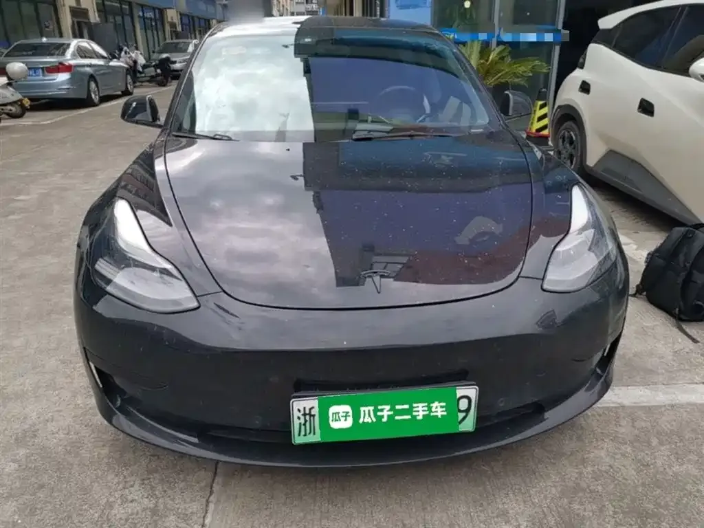 Tesla Model 3 — фото 9