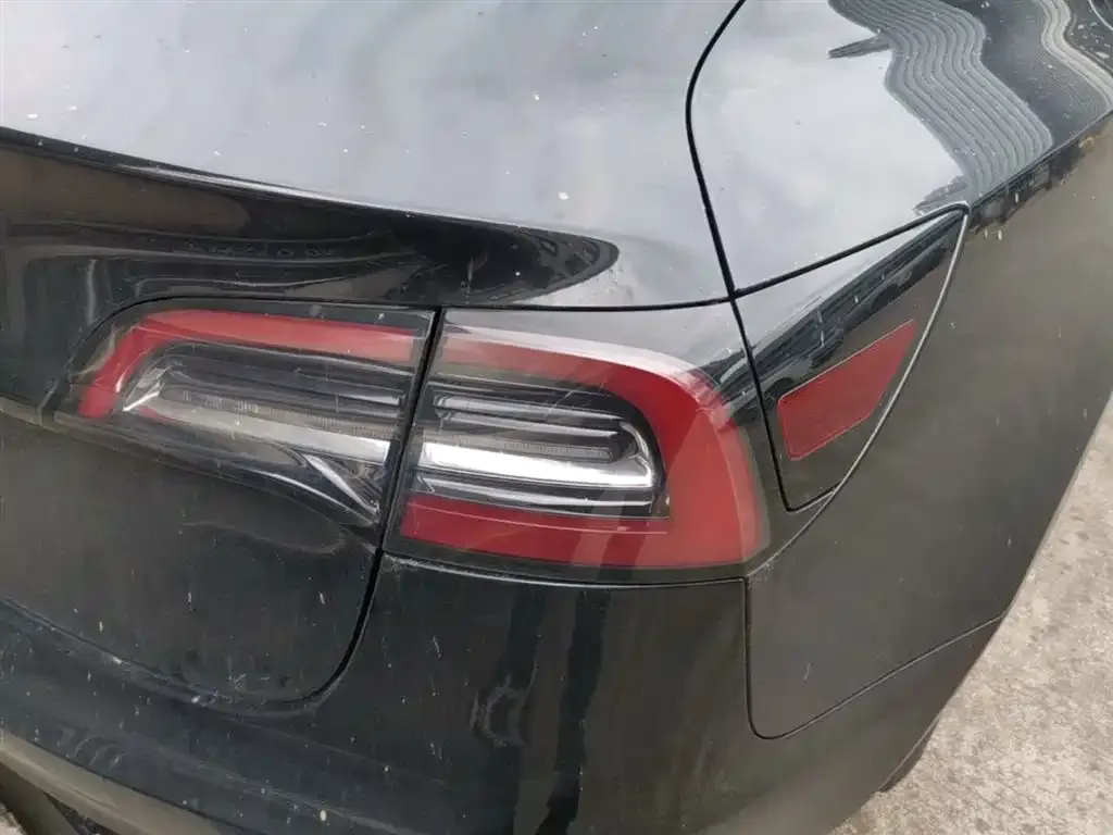 Tesla Model 3 — фото 3