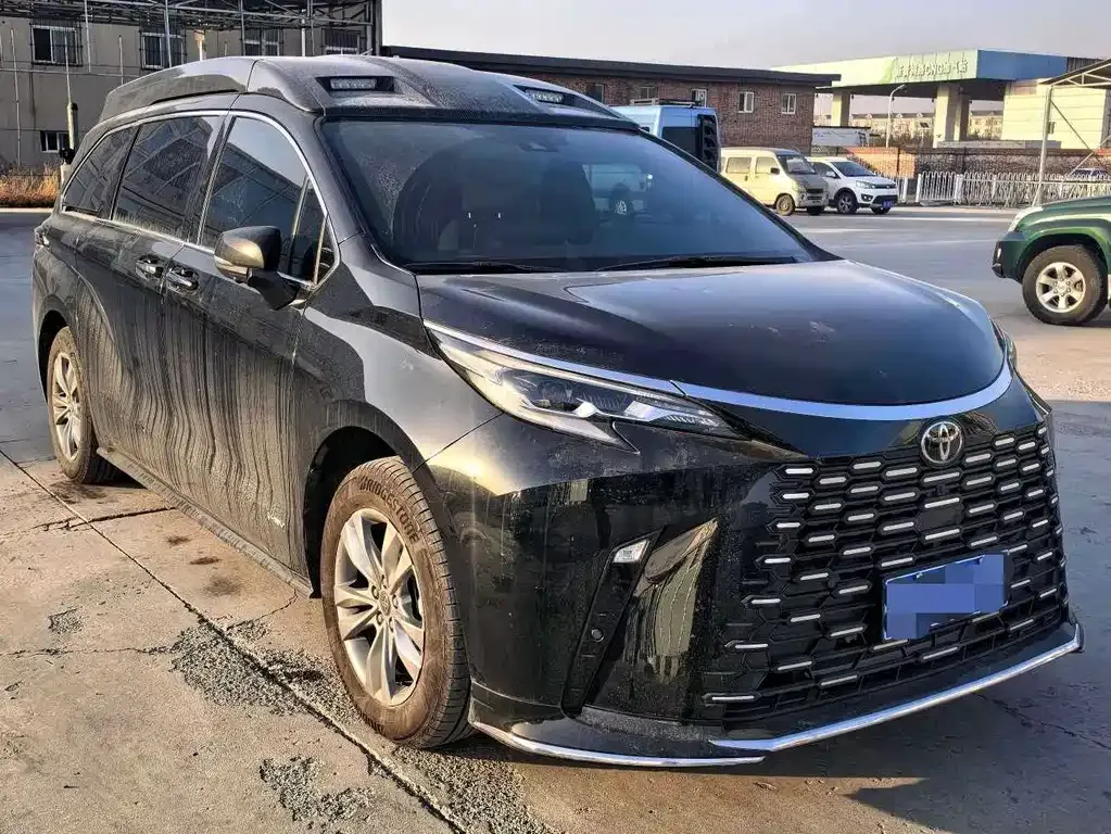 Toyota Sienna — фото 9