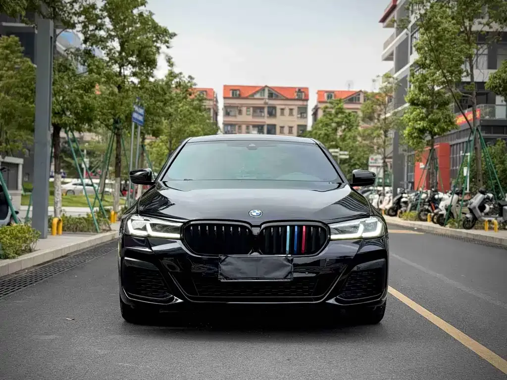 BMW 5 Series — фото 10