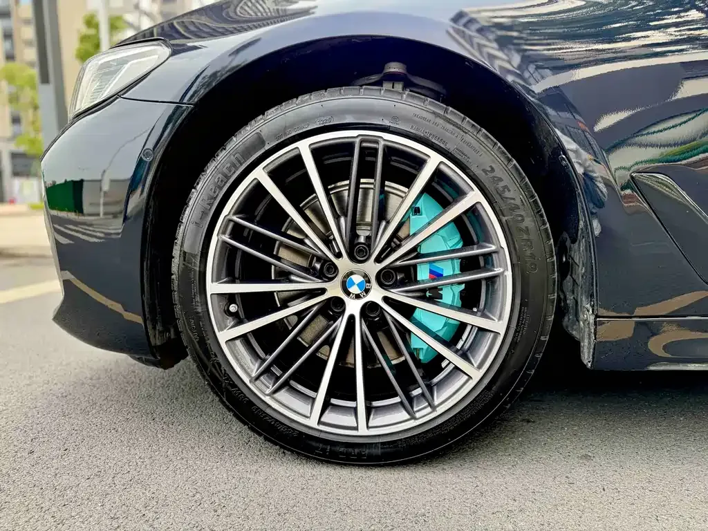 BMW 5 Series — фото 2