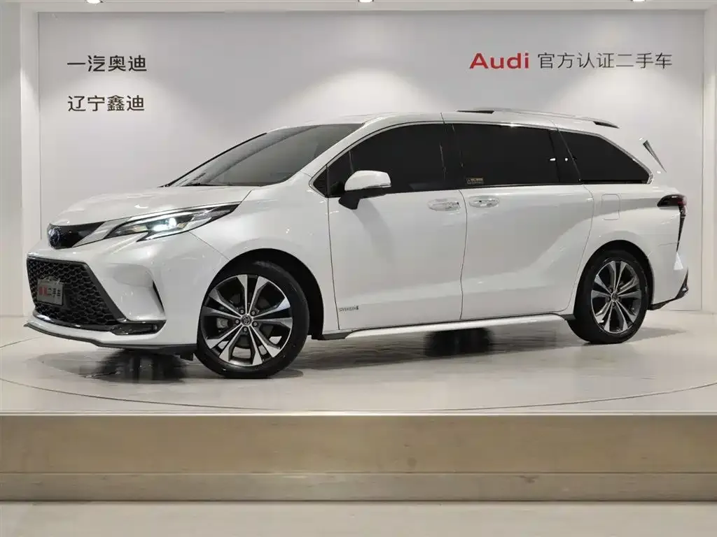 Toyota Granvia — фото 1
