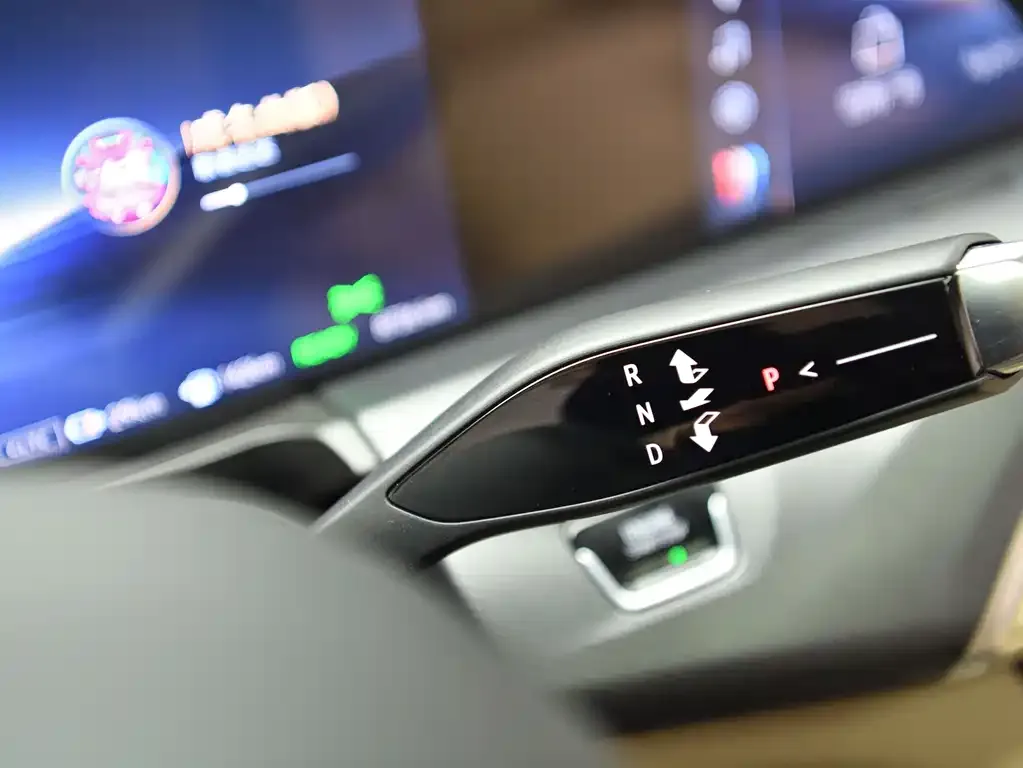 Buick GL8 Hybrid — фото 4