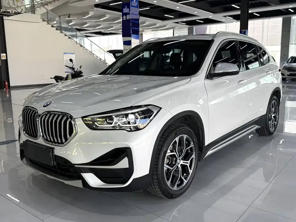 BMW X1 — фото 1