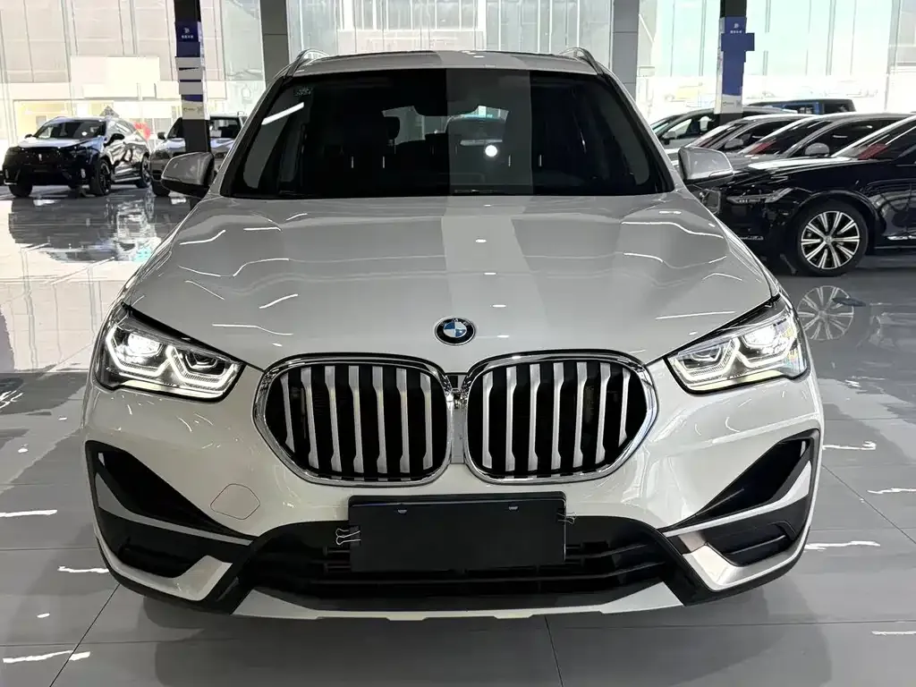 BMW X1 — фото 5