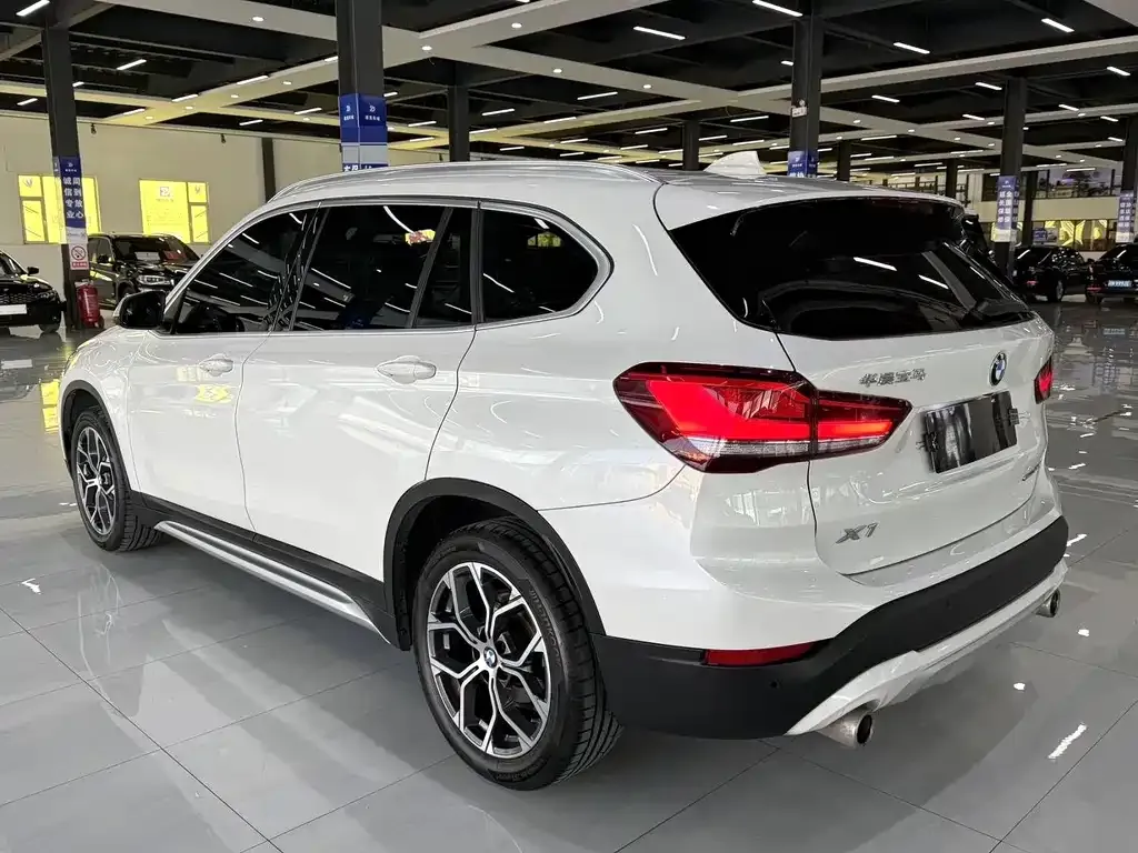 BMW X1 — фото 8