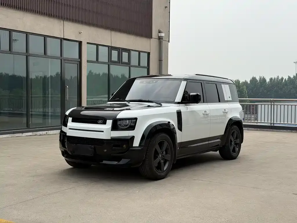 Land Rover Defender — фото 1