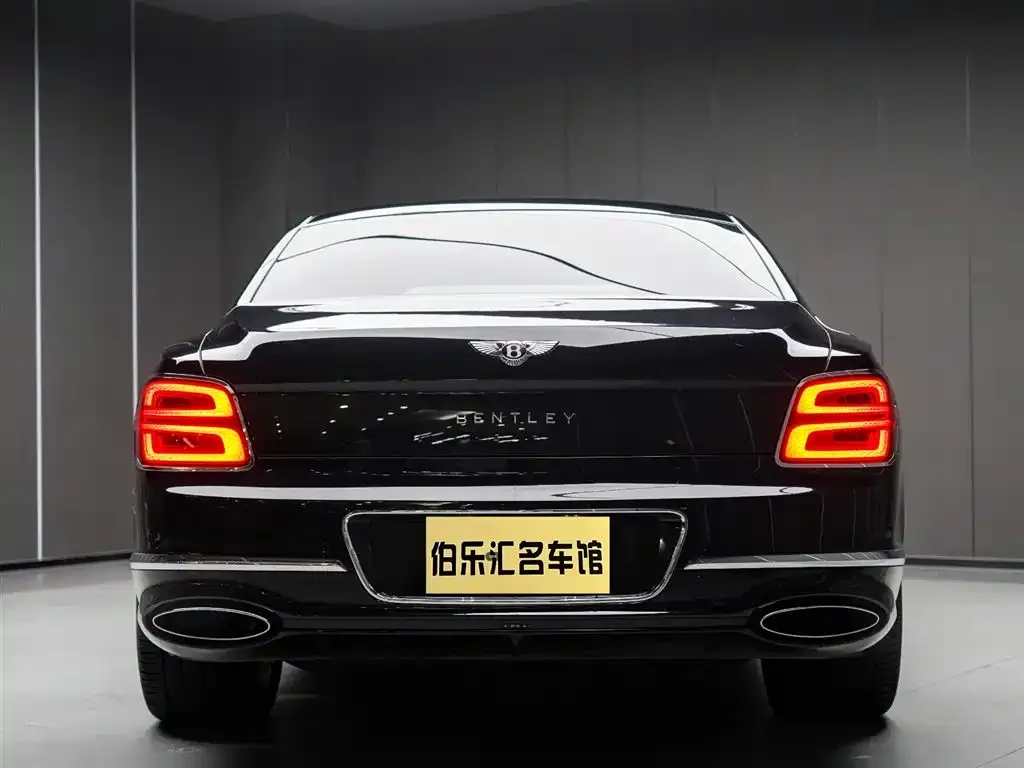 Bentley Flying Spur — фото 2